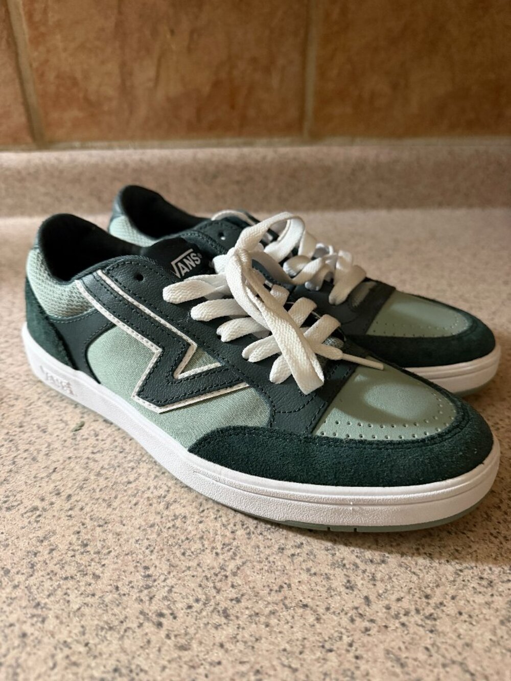 Vans Lowland ComfyCush Green Sneakers - Women’s 9.5 / Men’s 8 – NWOT/No Box